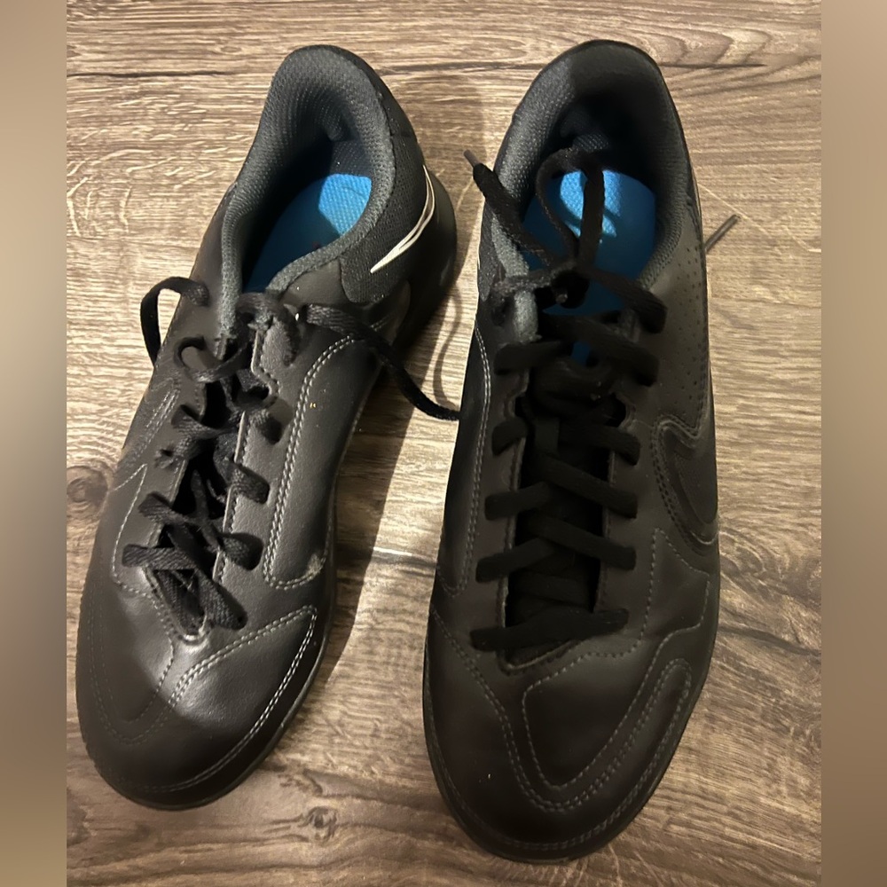 Nike Jr. Tiempo Legend Kids Black/Blue Indoor Soccer Cleats 4Y